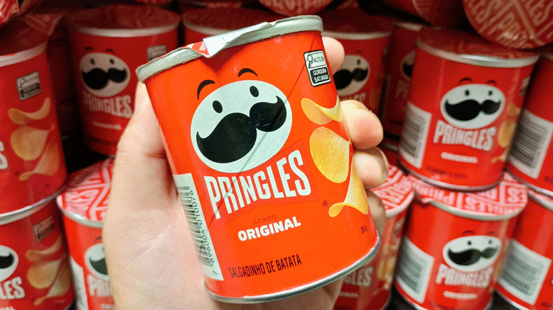 Pringles and crisps